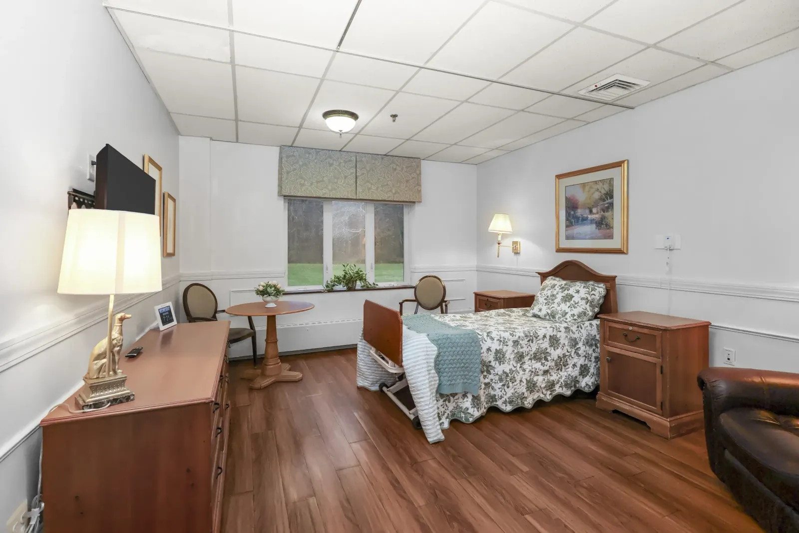 Queen Anne care area